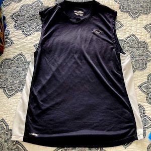 Men’s Saucony top